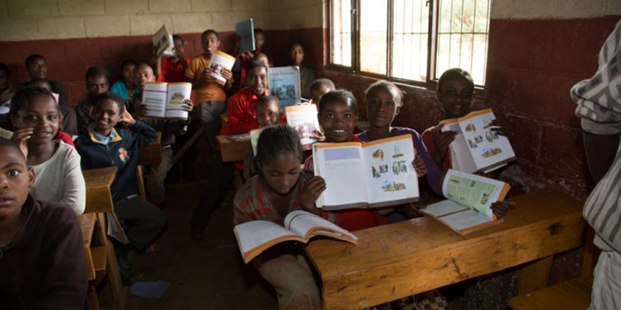 Caritas Bolzano-Bressanone, “Leggere fa miracoli” per aiutare ragazzi etiopi a tornare a scuola